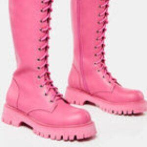 Dolls kill pink combat shoes, 8 US size